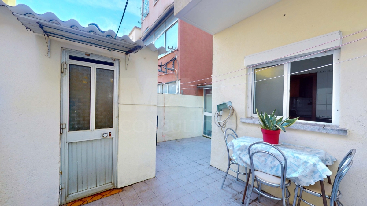 1 bedroom apartment with terrace in the center of Moscavide